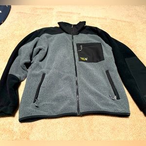 Mountain hardwear full zip men’s fleece size large